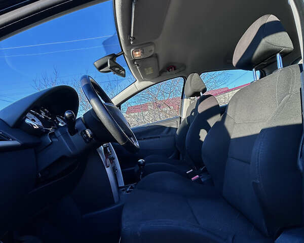 Черный Пежо 207, объемом двигателя 1.6 л и пробегом 260 тыс. км за 4950 $, фото 17 на Automoto.ua