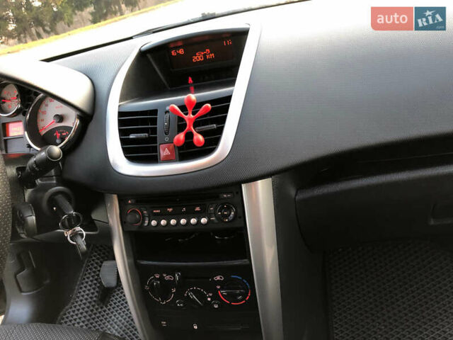 Черный Пежо 207, объемом двигателя 1.6 л и пробегом 184 тыс. км за 4500 $, фото 13 на Automoto.ua