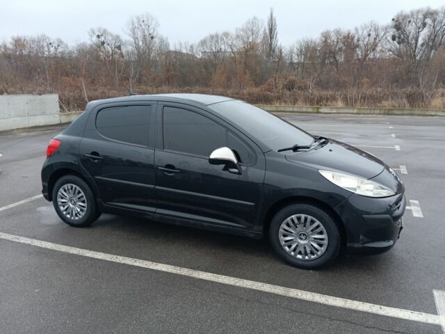 Черный Пежо 207, объемом двигателя 1.4 л и пробегом 199 тыс. км за 4150 $, фото 1 на Automoto.ua