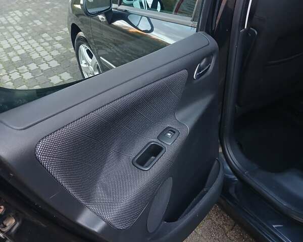 Черный Пежо 207, объемом двигателя 1.6 л и пробегом 220 тыс. км за 5500 $, фото 5 на Automoto.ua