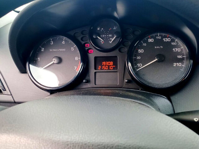 Чорний Пежо 207, об'ємом двигуна 1.4 л та пробігом 215 тис. км за 4800 $, фото 6 на Automoto.ua