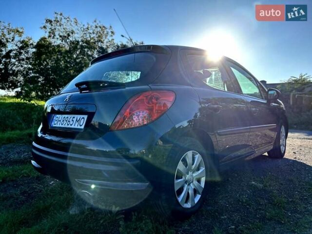 Черный Пежо 207, объемом двигателя 1.6 л и пробегом 260 тыс. км за 4950 $, фото 5 на Automoto.ua