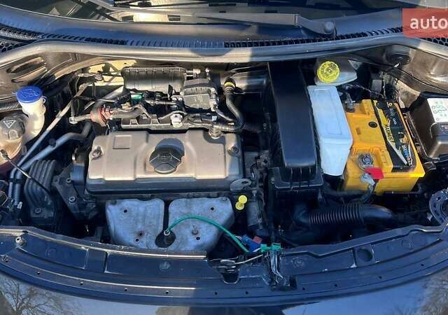 Черный Пежо 207, объемом двигателя 1.36 л и пробегом 145 тыс. км за 4900 $, фото 9 на Automoto.ua