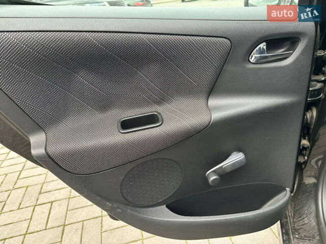 Черный Пежо 207, объемом двигателя 1.6 л и пробегом 263 тыс. км за 5390 $, фото 12 на Automoto.ua