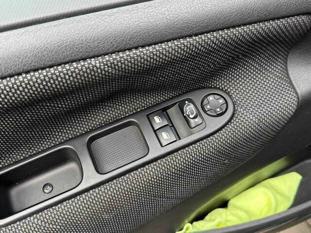 Черный Пежо 207, объемом двигателя 1.6 л и пробегом 263 тыс. км за 5390 $, фото 18 на Automoto.ua