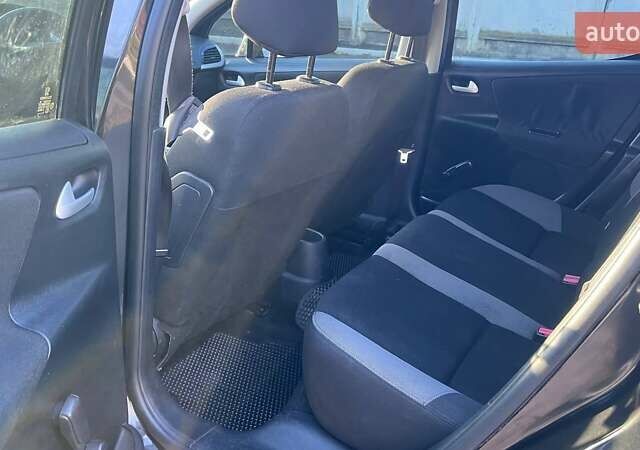 Черный Пежо 207, объемом двигателя 1.36 л и пробегом 145 тыс. км за 4900 $, фото 12 на Automoto.ua