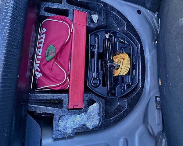 Черный Пежо 207, объемом двигателя 1.6 л и пробегом 260 тыс. км за 4950 $, фото 28 на Automoto.ua