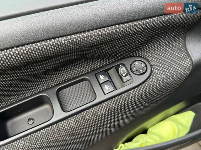 Черный Пежо 207, объемом двигателя 1.6 л и пробегом 263 тыс. км за 5390 $, фото 18 на Automoto.ua