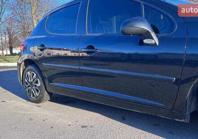 Черный Пежо 207, объемом двигателя 1.36 л и пробегом 145 тыс. км за 4900 $, фото 6 на Automoto.ua