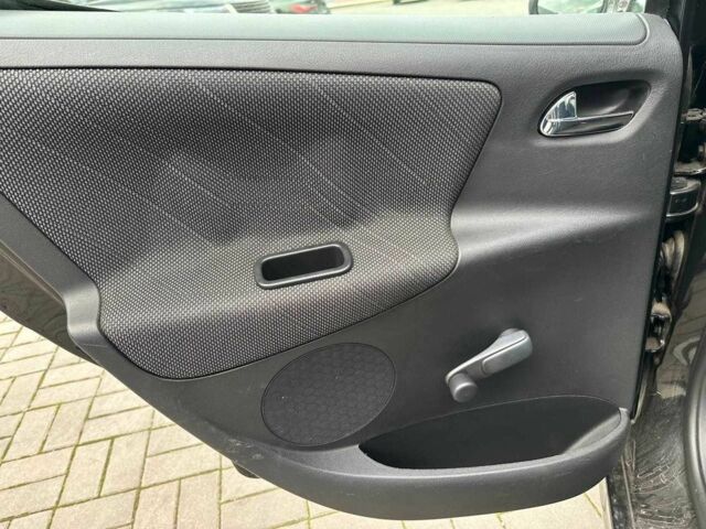 Черный Пежо 207, объемом двигателя 1.6 л и пробегом 263 тыс. км за 5390 $, фото 12 на Automoto.ua