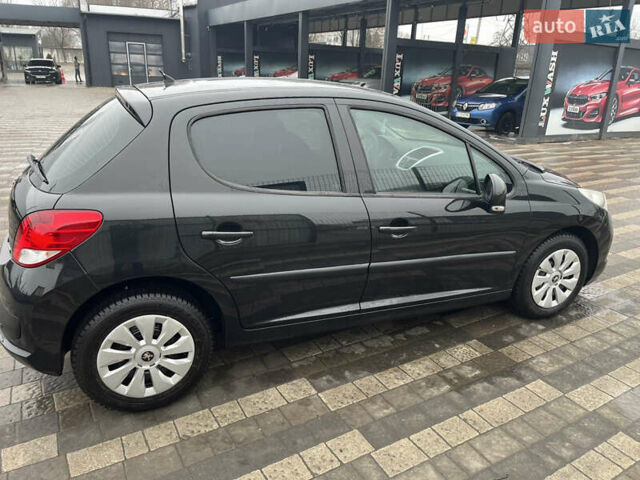 Чорний Пежо 207, об'ємом двигуна 1.36 л та пробігом 174 тис. км за 5000 $, фото 3 на Automoto.ua