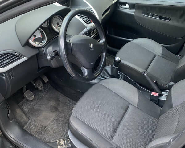 Пежо 207 2010 в Чернигове на Automoto.ua Черный Пежо 207, объемом двигателя 1.6 л и пробегом 198 тыс. км за 4300 $, фото 9 на Automoto.ua