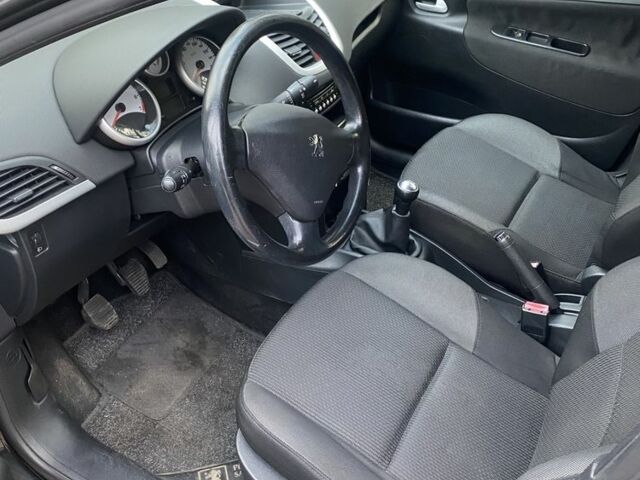 Пежо 207 2010 в Нежине на Automoto.ua Черный Пежо 207, объемом двигателя 1.6 л и пробегом 198 тыс. км за 4300 $, фото 9 на Automoto.ua