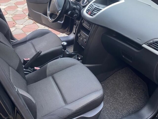 Пежо 207 2010 в Нежине на Automoto.ua Черный Пежо 207, объемом двигателя 1.6 л и пробегом 198 тыс. км за 4300 $, фото 21 на Automoto.ua