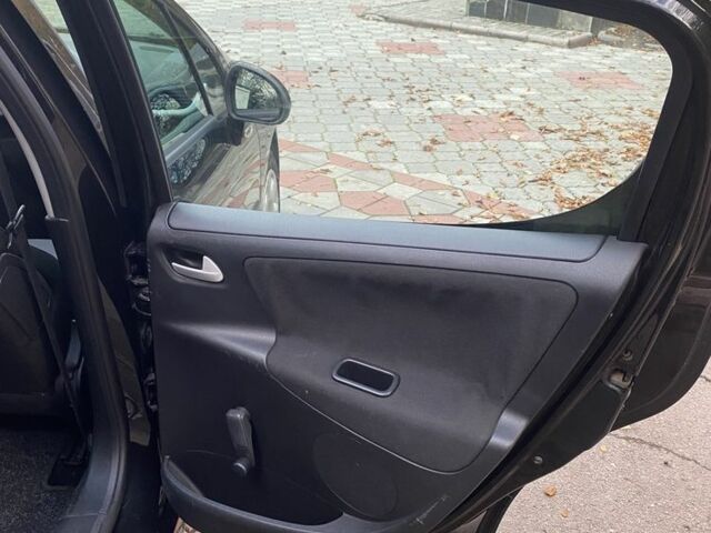 Пежо 207 2010 в Нежине на Automoto.ua Черный Пежо 207, объемом двигателя 1.6 л и пробегом 198 тыс. км за 4300 $, фото 15 на Automoto.ua