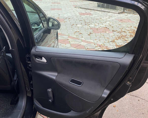 Пежо 207 2010 в Чернигове на Automoto.ua Черный Пежо 207, объемом двигателя 1.6 л и пробегом 198 тыс. км за 4300 $, фото 14 на Automoto.ua