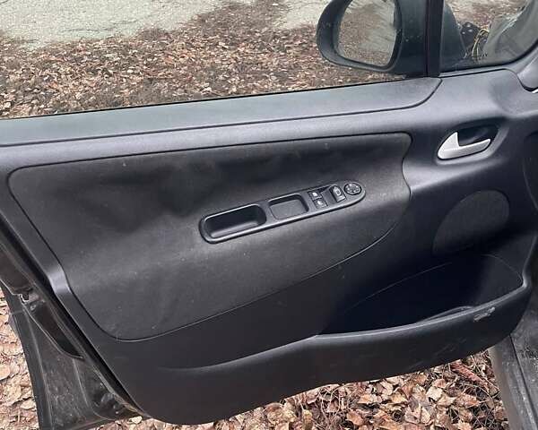 Чорний Пежо 207, об'ємом двигуна 1.36 л та пробігом 130 тис. км за 1699 $, фото 12 на Automoto.ua