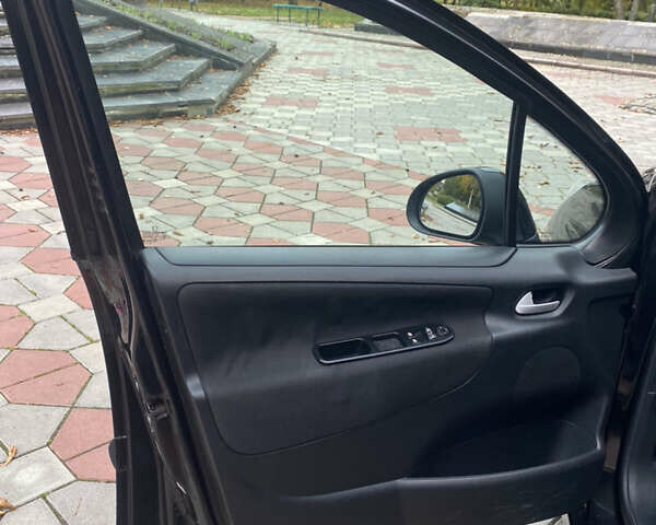 Пежо 207 2010 в Чернигове на Automoto.ua Черный Пежо 207, объемом двигателя 1.6 л и пробегом 198 тыс. км за 4300 $, фото 8 на Automoto.ua