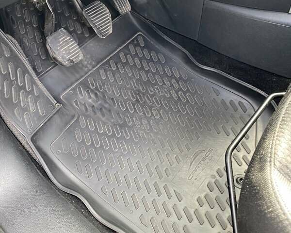 Чорний Пежо 207, об'ємом двигуна 1.36 л та пробігом 192 тис. км за 5500 $, фото 27 на Automoto.ua