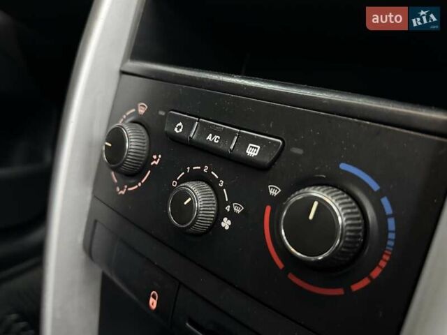 Черный Пежо 207, объемом двигателя 1.56 л и пробегом 280 тыс. км за 3950 $, фото 19 на Automoto.ua