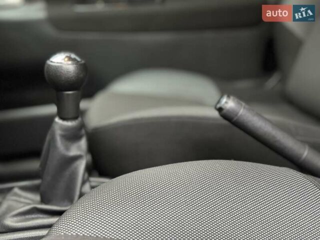 Черный Пежо 207, объемом двигателя 1.56 л и пробегом 280 тыс. км за 3950 $, фото 23 на Automoto.ua