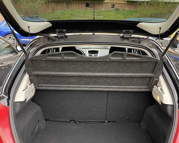 Чорний Пежо 207, об'ємом двигуна 1.36 л та пробігом 192 тис. км за 5500 $, фото 32 на Automoto.ua