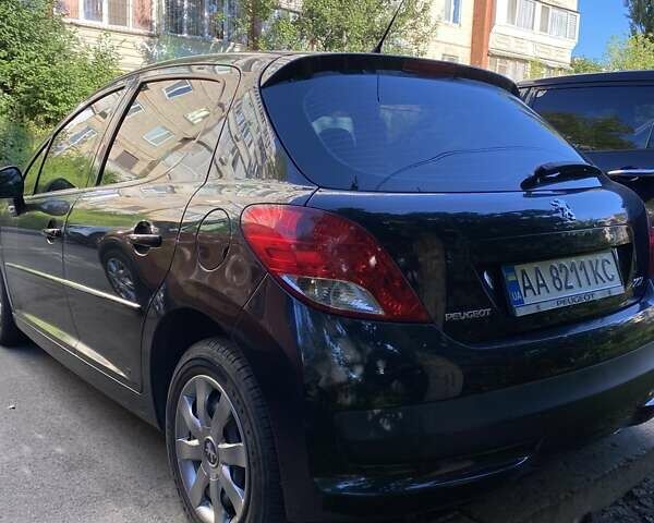 Чорний Пежо 207, об'ємом двигуна 1.36 л та пробігом 192 тис. км за 5500 $, фото 2 на Automoto.ua