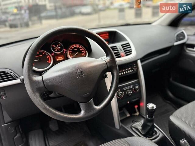 Черный Пежо 207, объемом двигателя 1.56 л и пробегом 280 тыс. км за 3950 $, фото 12 на Automoto.ua