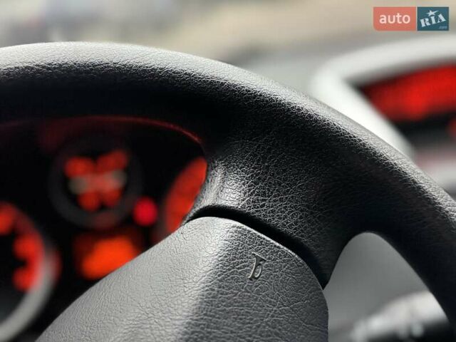 Черный Пежо 207, объемом двигателя 1.56 л и пробегом 280 тыс. км за 3950 $, фото 22 на Automoto.ua