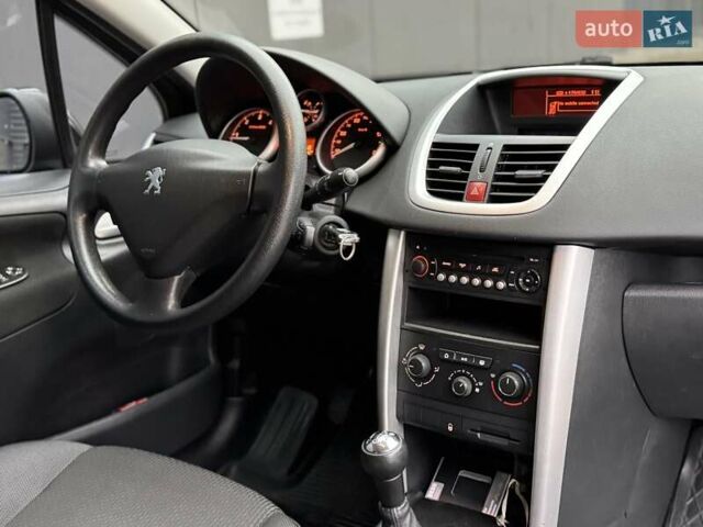Черный Пежо 207, объемом двигателя 1.56 л и пробегом 280 тыс. км за 3950 $, фото 25 на Automoto.ua