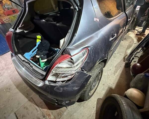 Черный Пежо 207, объемом двигателя 1.36 л и пробегом 300 тыс. км за 3500 $, фото 6 на Automoto.ua