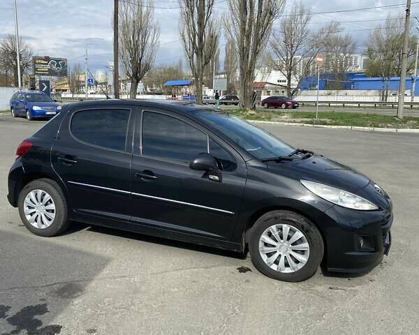 Чорний Пежо 207, об'ємом двигуна 1.36 л та пробігом 192 тис. км за 5500 $, фото 14 на Automoto.ua