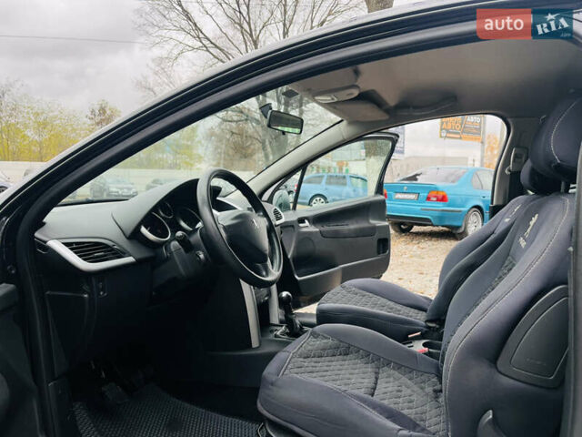 Черный Пежо 207, объемом двигателя 1.4 л и пробегом 225 тыс. км за 6500 $, фото 8 на Automoto.ua