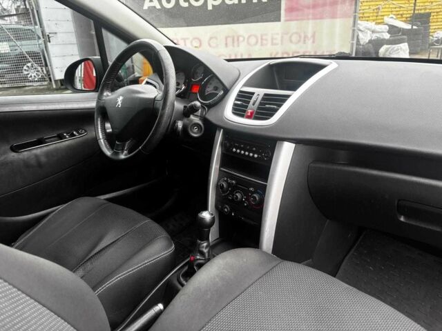 Чорний Пежо 207, об'ємом двигуна 1.4 л та пробігом 180 тис. км за 4990 $, фото 17 на Automoto.ua