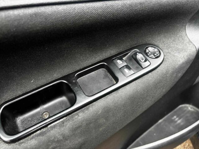 Чорний Пежо 207, об'ємом двигуна 1.4 л та пробігом 180 тис. км за 4990 $, фото 18 на Automoto.ua