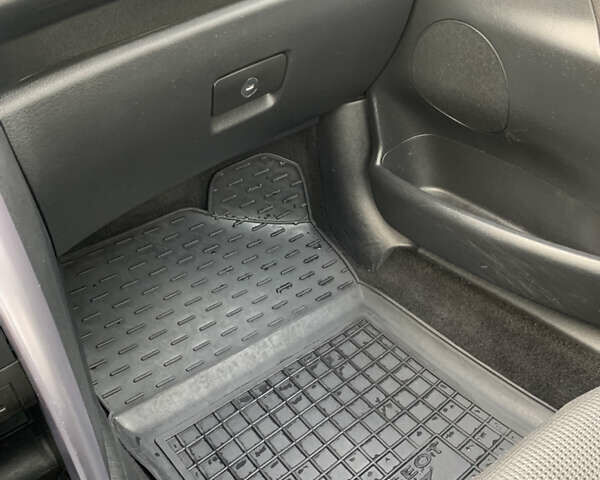 Черный Пежо 207, объемом двигателя 1.6 л и пробегом 200 тыс. км за 5500 $, фото 26 на Automoto.ua