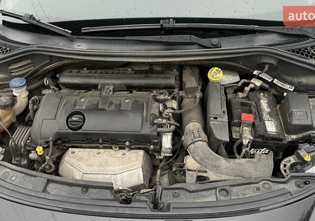 Черный Пежо 207, объемом двигателя 1.6 л и пробегом 137 тыс. км за 6500 $, фото 17 на Automoto.ua