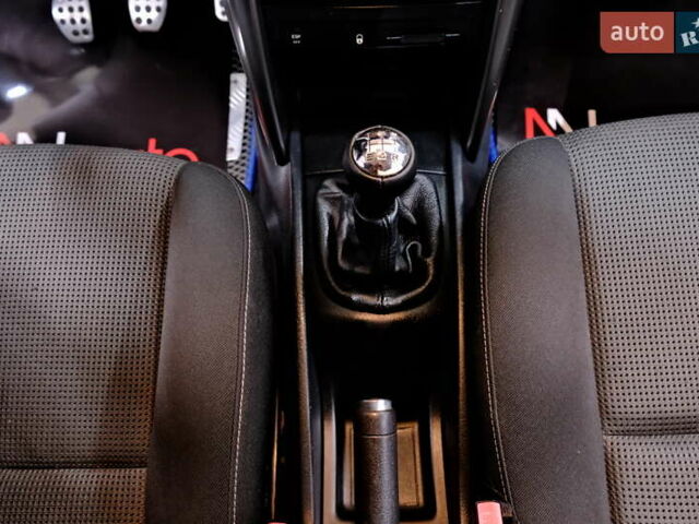 Чорний Пежо 207, об'ємом двигуна 1.6 л та пробігом 180 тис. км за 4900 $, фото 17 на Automoto.ua