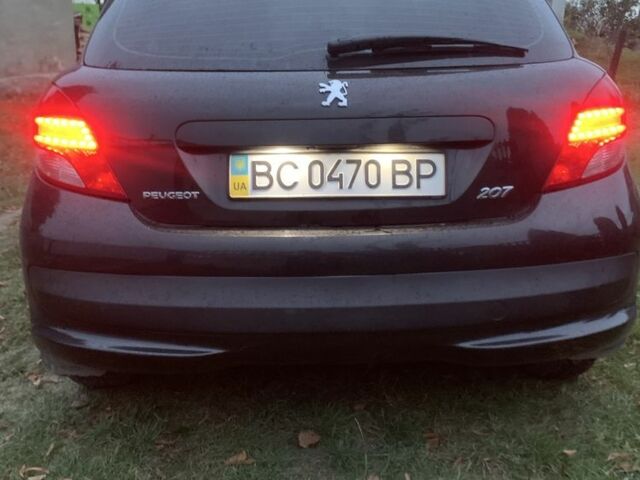 Пежо 207 2011 в Жовкве на Automoto.ua Черный Пежо 207, объемом двигателя 1.6 л и пробегом 130 тыс. км за 4700 $, фото 4 на Automoto.ua