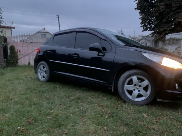 Пежо 207 2011 в Жовкве на Automoto.ua Черный Пежо 207, объемом двигателя 1.6 л и пробегом 130 тыс. км за 4700 $, фото 2 на Automoto.ua