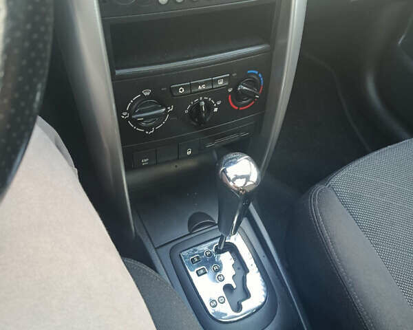 Чорний Пежо 207, об'ємом двигуна 1.6 л та пробігом 165 тис. км за 5150 $, фото 7 на Automoto.ua