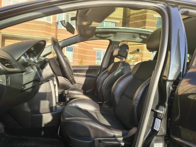 Черный Пежо 207, объемом двигателя 1.6 л и пробегом 220 тыс. км за 4000 $, фото 15 на Automoto.ua