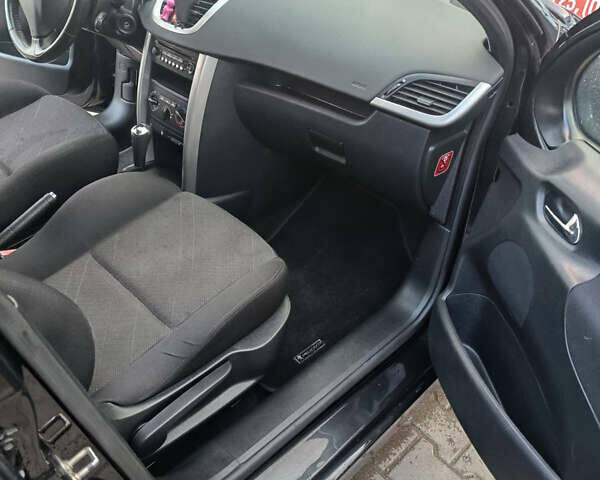 Чорний Пежо 207, об'ємом двигуна 1.6 л та пробігом 165 тис. км за 5150 $, фото 11 на Automoto.ua