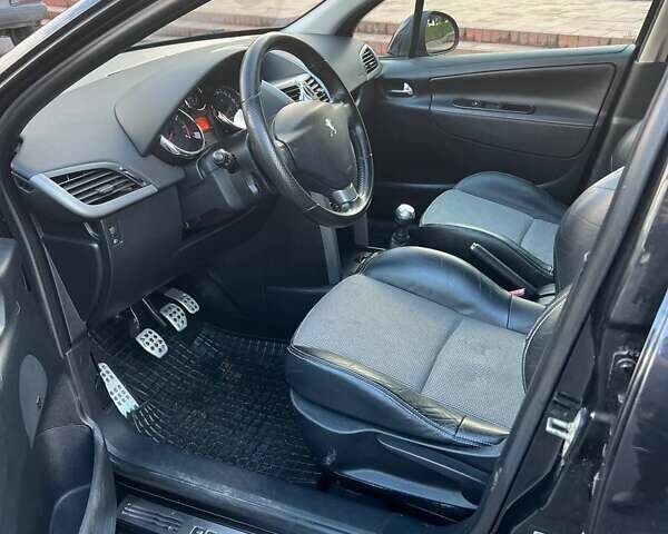 Черный Пежо 207, объемом двигателя 1.6 л и пробегом 205 тыс. км за 4250 $, фото 31 на Automoto.ua