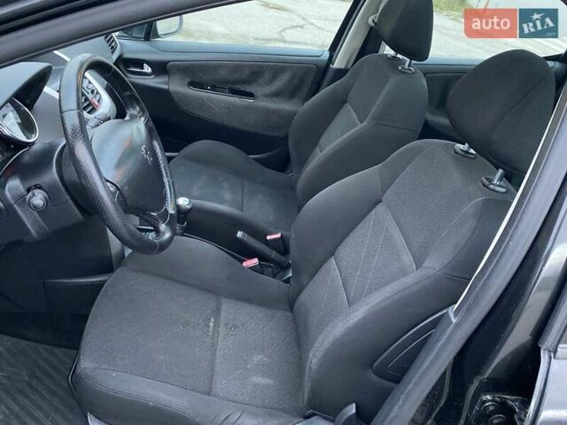 Чорний Пежо 207, об'ємом двигуна 1.6 л та пробігом 313 тис. км за 3600 $, фото 8 на Automoto.ua