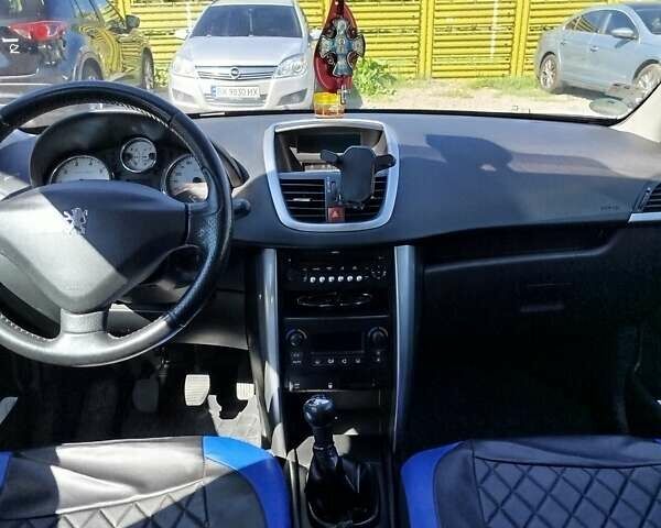 Черный Пежо 207, объемом двигателя 1.6 л и пробегом 192 тыс. км за 4850 $, фото 7 на Automoto.ua