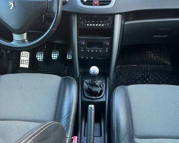 Черный Пежо 207, объемом двигателя 1.6 л и пробегом 205 тыс. км за 4250 $, фото 27 на Automoto.ua