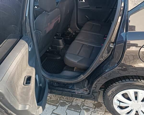 Черный Пежо 207, объемом двигателя 1.4 л и пробегом 285 тыс. км за 3500 $, фото 4 на Automoto.ua