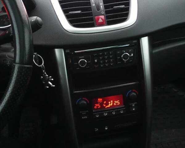 Чорний Пежо 207, об'ємом двигуна 1.6 л та пробігом 274 тис. км за 4250 $, фото 1 на Automoto.ua
