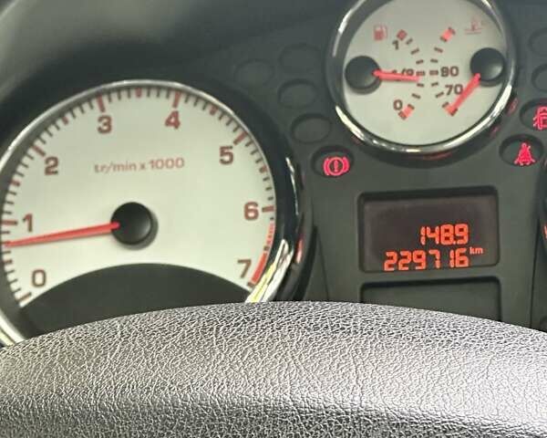 Черный Пежо 207, объемом двигателя 1.4 л и пробегом 229 тыс. км за 4500 $, фото 1 на Automoto.ua